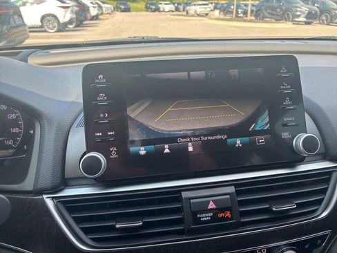Used 2019 Honda Accord Touring image 8