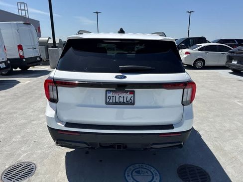 Used 2025 Ford Explorer ST-Line RWD image 4