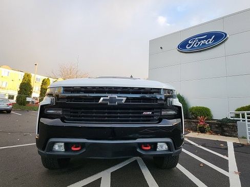 Used 2019 Chevrolet Silverado 1500 LT Trail Boss image 12