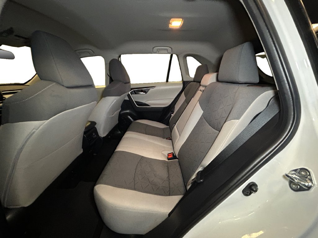 Used 2020 Toyota RAV4 XLE AWD/4WD image 13