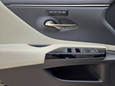 Certified 2025 Lexus ES 350 w/ Premium Package FWD image 15