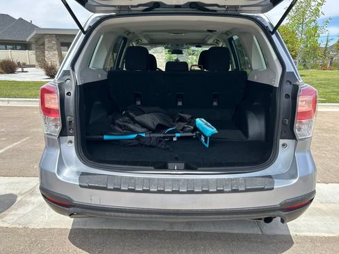 Used 2017 Subaru Forester 2.5i Premium w/ All-Weather Package AWD/4WD image 10