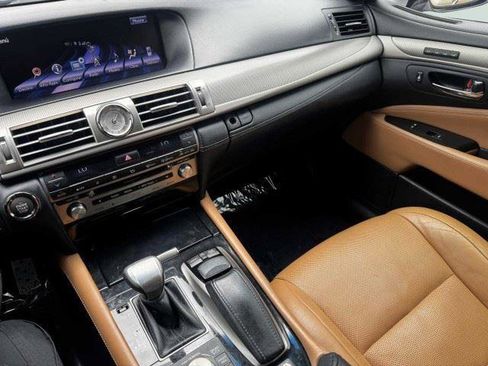 Used 2014 Lexus LS 460 w/ F Sport Package RWD image 29