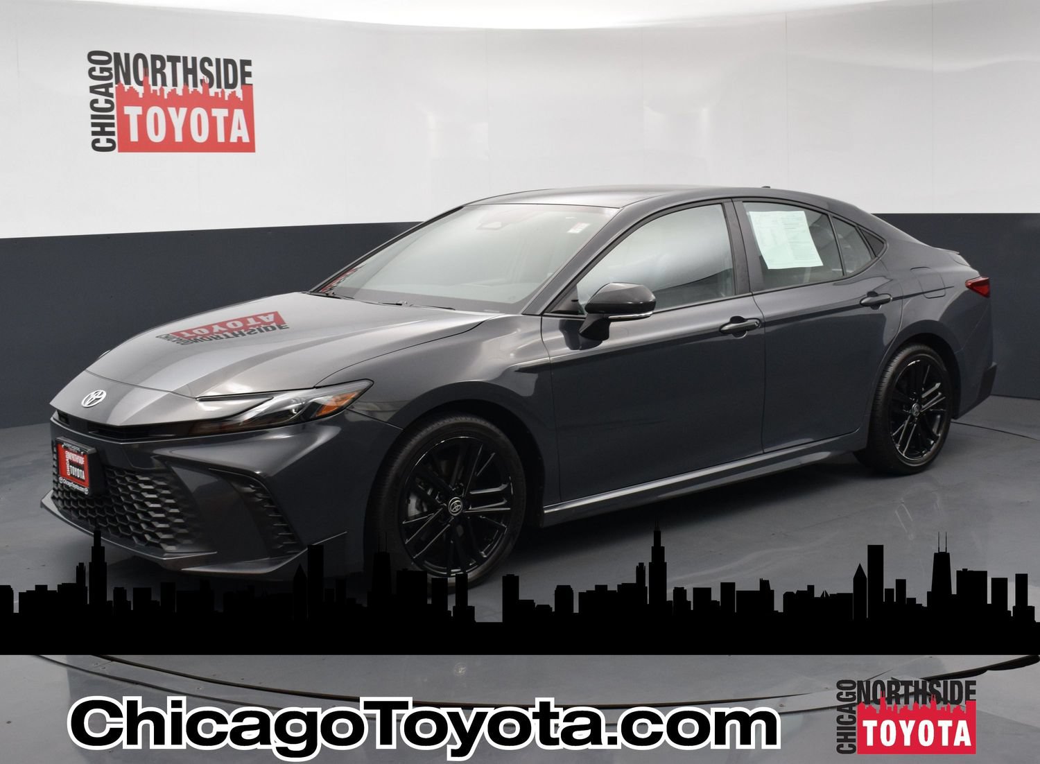 Used 2025 Toyota Camry SE FWD image 1