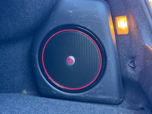 Used 2015 Chrysler 300 S image 30