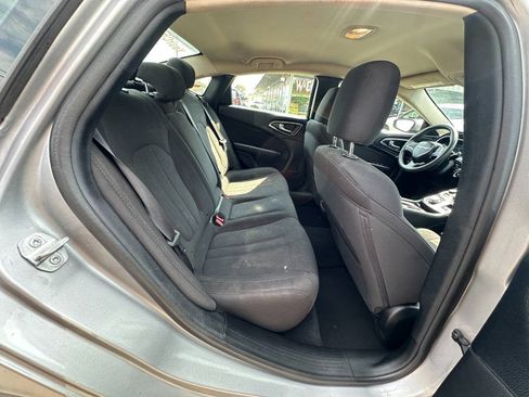 Used 2016 Chrysler 200 Limited FWD image 20