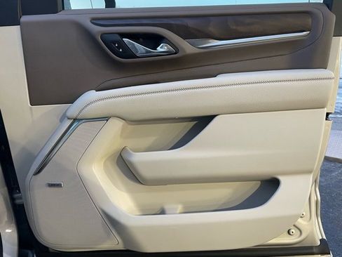 Used 2021 GMC Yukon Denali w/ Denali Premium Package image 29
