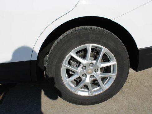 Used 2024 Chevrolet Equinox LT image 10