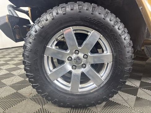 Used 2011 Jeep Wrangler Unlimited 70th Anniversary w/ Dual Top Group image 10