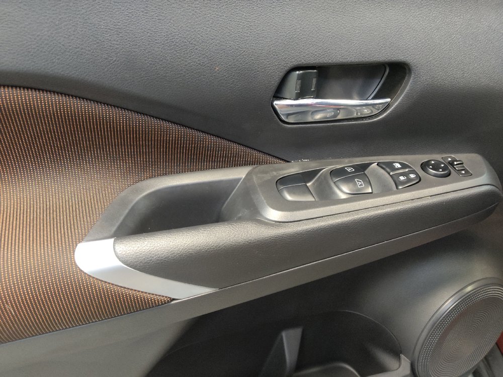 Used 2022 Nissan Kicks SR w/ Interior Electronics Package FWD image 27