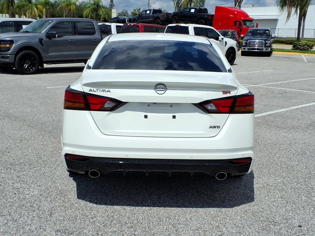 Used 2023 Nissan Altima 2.5 SR AWD/4WD image 6