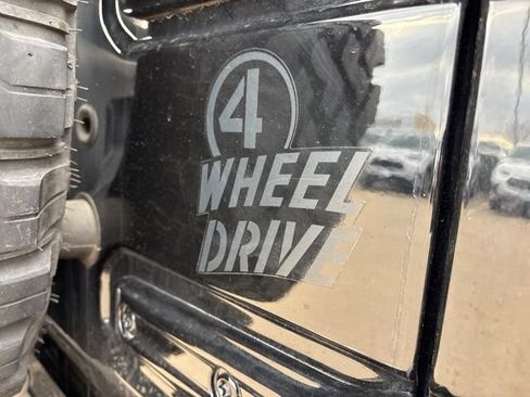 Used 2024 Jeep Wrangler Unlimited Sport AWD/4WD image 9
