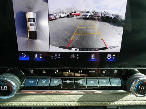 Certified 2024 Chevrolet Colorado ZR2 w/ ZR2 Convenience Package III image 34