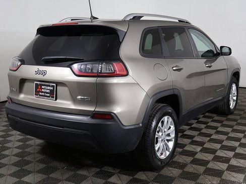 Used 2021 Jeep Cherokee Latitude AWD/4WD image 7