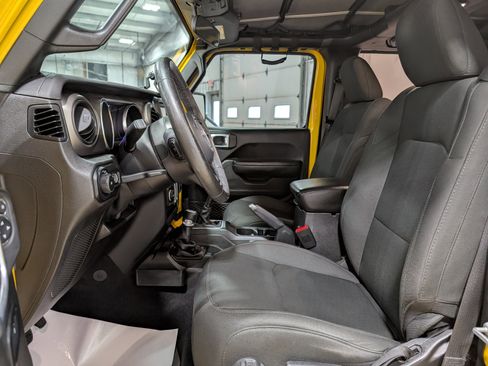 Used 2019 Jeep Wrangler Sport AWD/4WD image 14