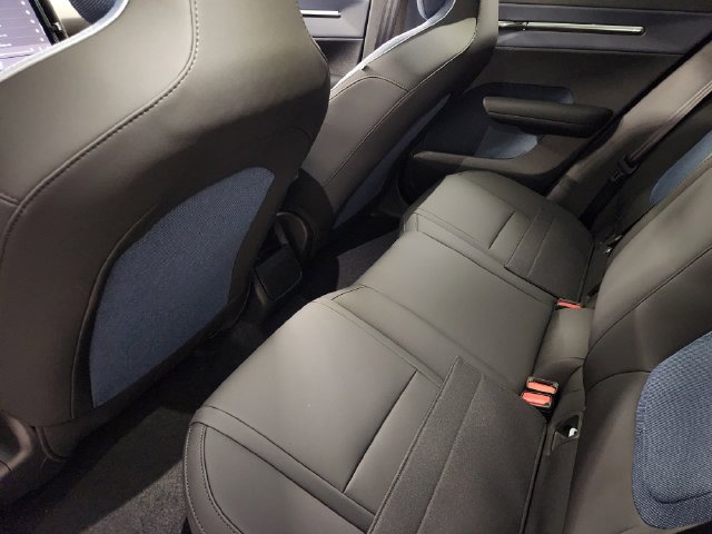 Used 2025 Volvo EX30 Plus w/ Protection Package Premier AWD/4WD image 28