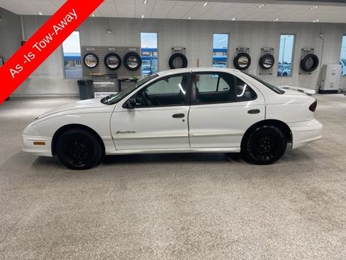 Used 2002 Pontiac Sunfire SE w/ Opt Pkg 1 FWD image 8