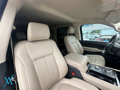Used 2022 Ford Expedition XLT AWD/4WD image 19