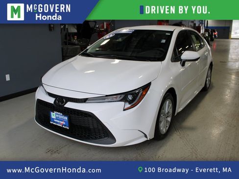 Used 2022 Toyota Corolla LE image 1