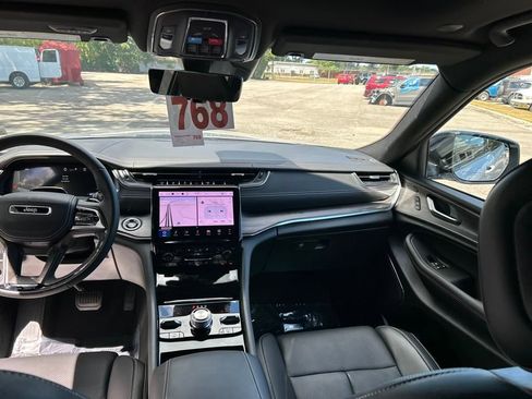 Used 2025 Jeep Grand Cherokee L Overland w/ Advanced Protech Group III image 22