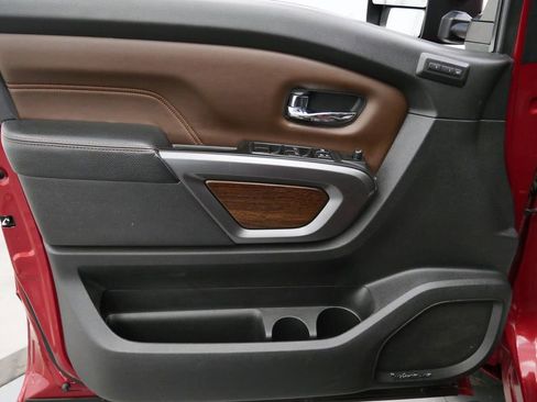 Used 2017 Nissan Titan Platinum Reserve AWD/4WD image 13