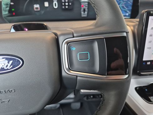 New 2025 Ford Expedition Active image 27