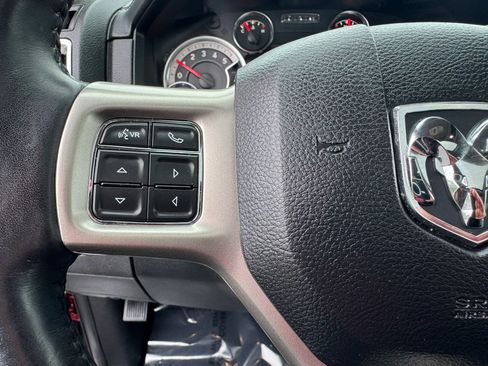 Used 2018 RAM 1500 Laramie w/ Convenience Group AWD/4WD image 30