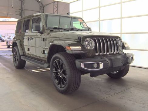 Used 2021 Jeep Wrangler Unlimited Sahara w/ Cold Weather Group AWD/4WD image 3