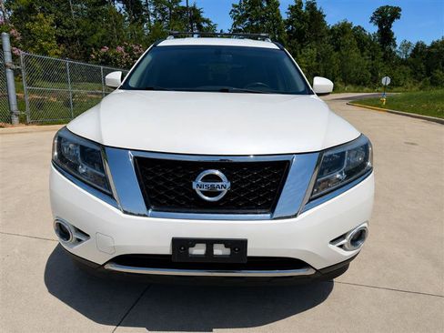Used 2015 Nissan Pathfinder SV FWD image 2
