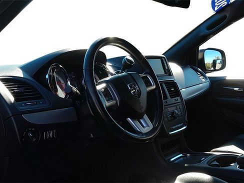 Used 2019 Dodge Grand Caravan GT image 19