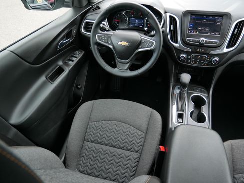 Used 2023 Chevrolet Equinox LT AWD/4WD image 9