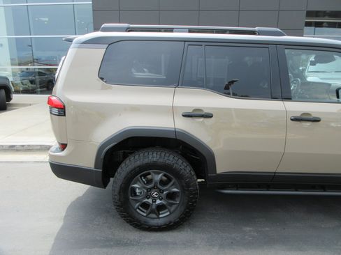 Used 2026 Lexus GX 550 AWD/4WD image 10