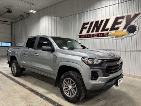 Used 2023 Chevrolet Colorado LT w/ LT Convenience Package image 8