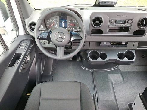 New 2025 Mercedes-Benz Sprinter 2500 image 8
