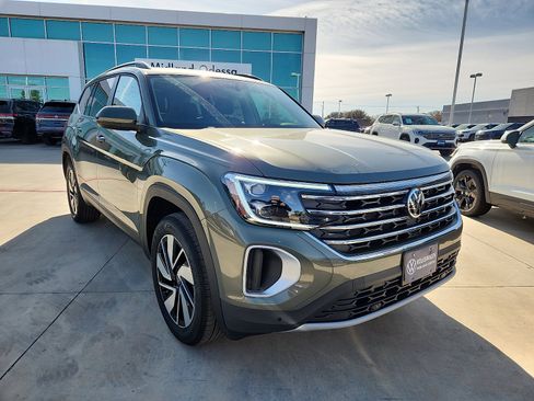 New 2026 Volkswagen Atlas SE image 1