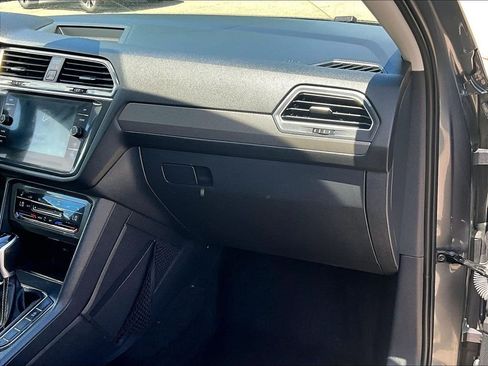 Used 2024 Volkswagen Tiguan SE AWD/4WD image 13