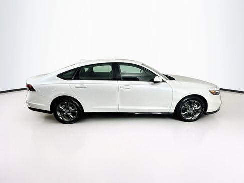 Used 2023 Honda Accord EX-L image 10