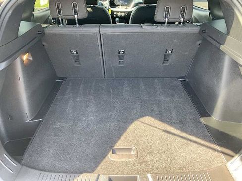 New 2024 Chevrolet Trax RS w/ Sunroof Package FWD image 23