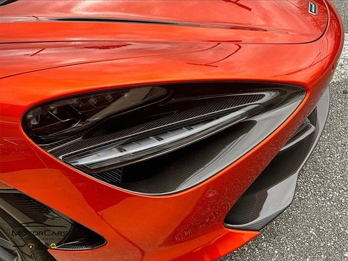 Used 2020 McLaren 720S Spider image 22