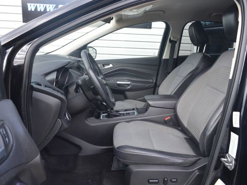 Used 2019 Ford Escape SE FWD image 9