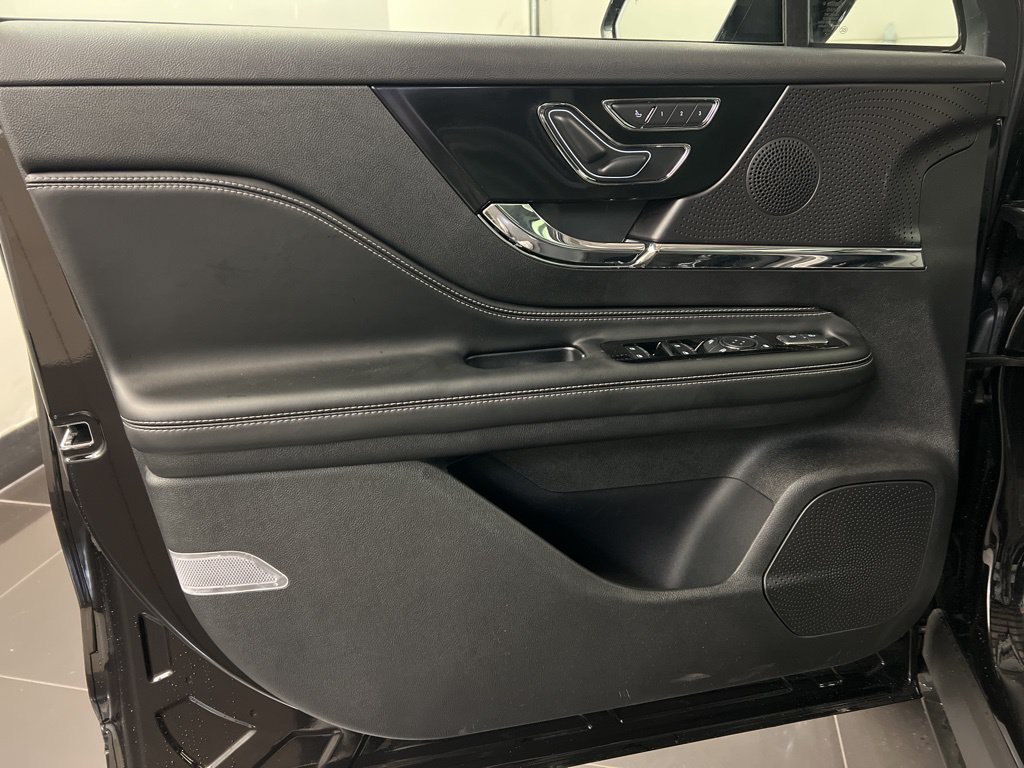 Used 2026 Lincoln Corsair Premiere AWD/4WD image 29