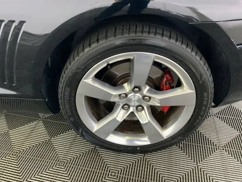 Used 2010 Chevrolet Camaro SS RWD image 11