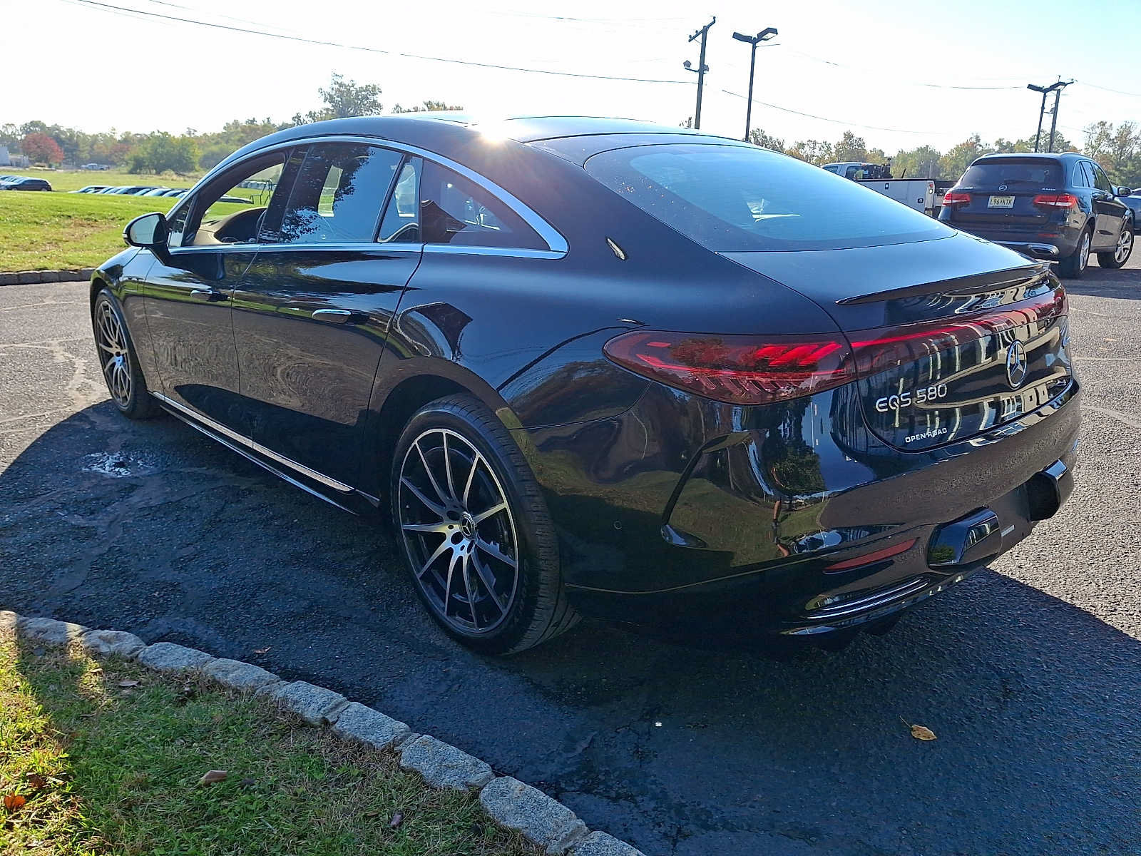 Used 2023 Mercedes-Benz EQS 580 4MATIC Sedan image 4