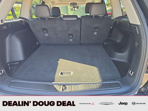 Used 2023 Jeep Grand Cherokee Limited AWD/4WD image 24
