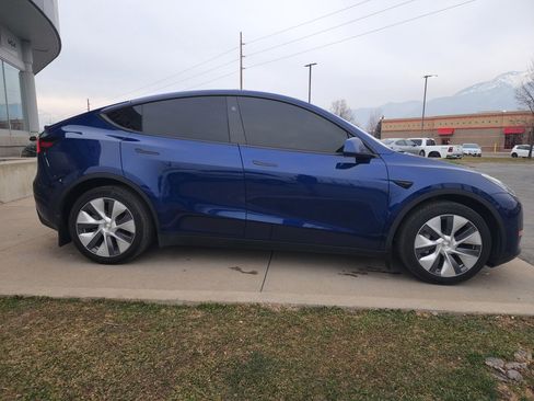 Used 2024 Tesla Model Y Long Range image 4