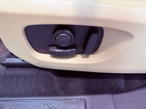 Used 2016 Land Rover Discovery Sport HSE image 21