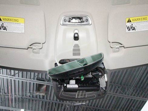 Certified 2022 Volvo XC90 T6 Momentum w/ Advanced Package image 8