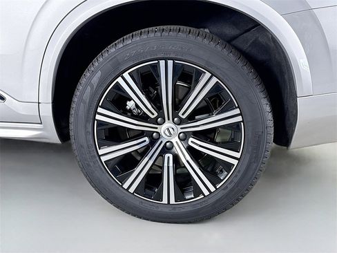 Certified 2025 Volvo XC90 B5 Core image 33
