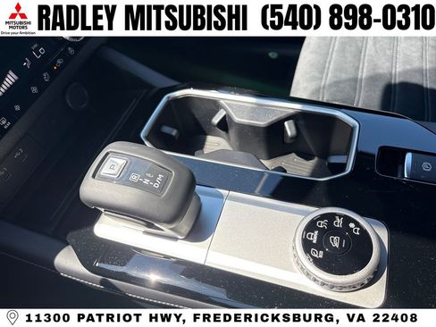 New 2026 Mitsubishi Outlander LE FWD image 11