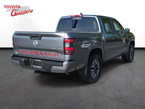 Used 2025 Nissan Frontier SL AWD/4WD image 5